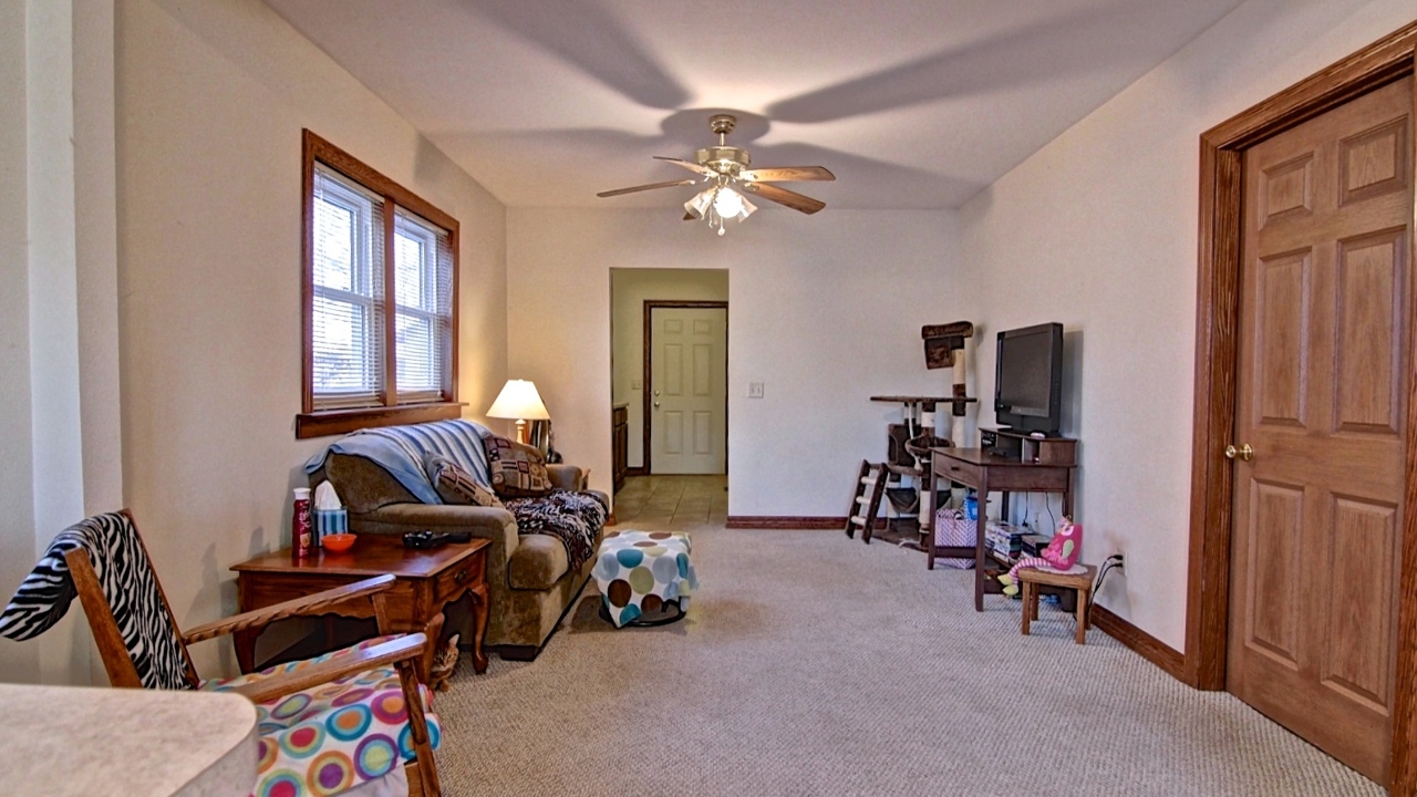 R1 - Living Area Pic #3