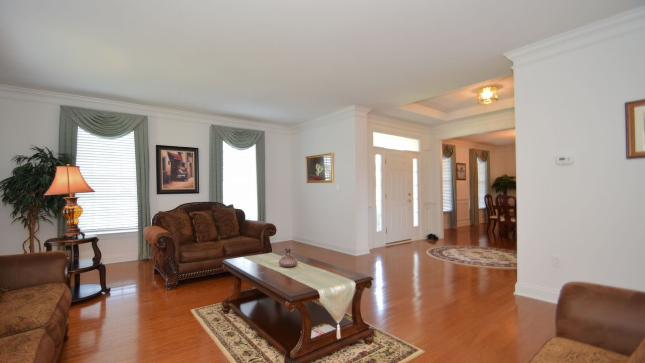 8 Foxhall Rd, Newtown, PA, 18940 Scene 2