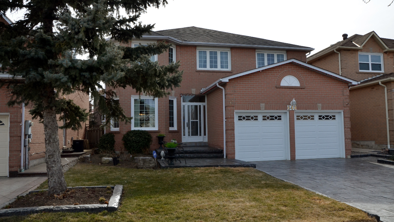 640 Ceremonial Drive, Mississauga, ON, L5R 3H9 Scene 1