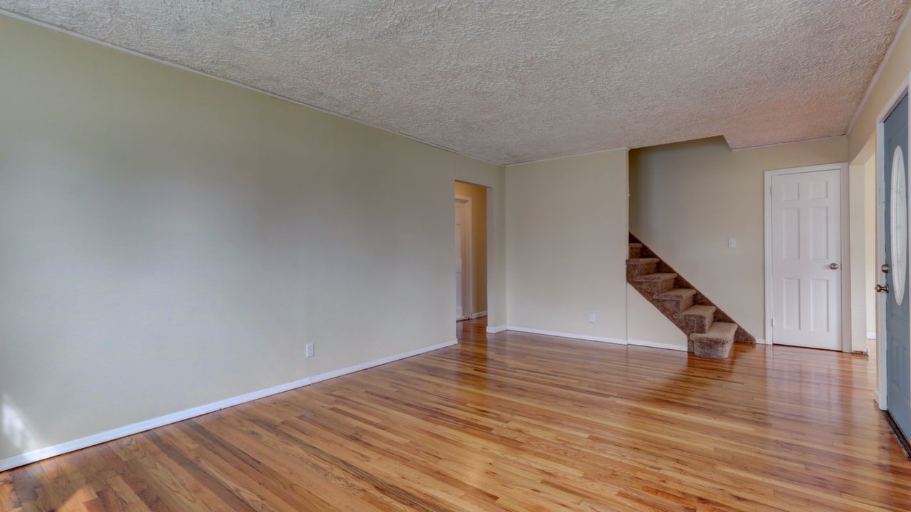 139 Mason St, Hempstead, NY, 11550 Scene 4