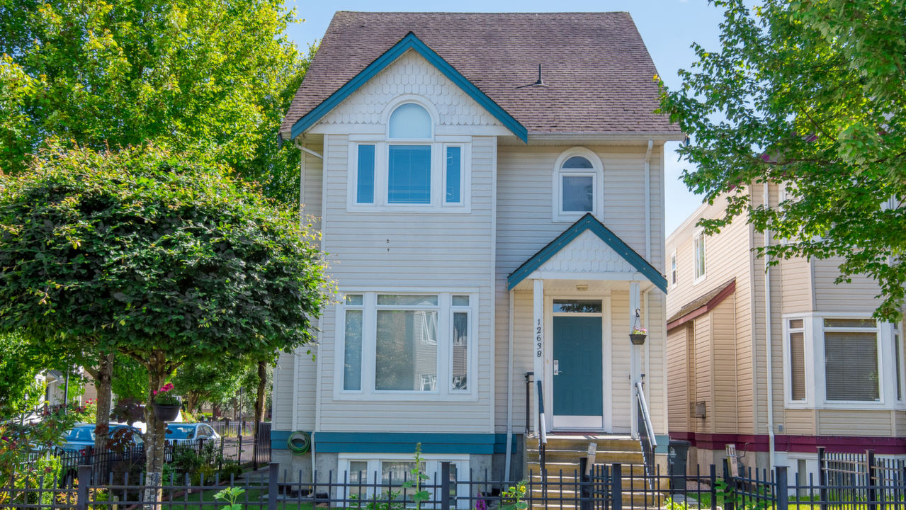 12638 Hampton Court, Surrey, BC, V3W 1N2 Scene 1