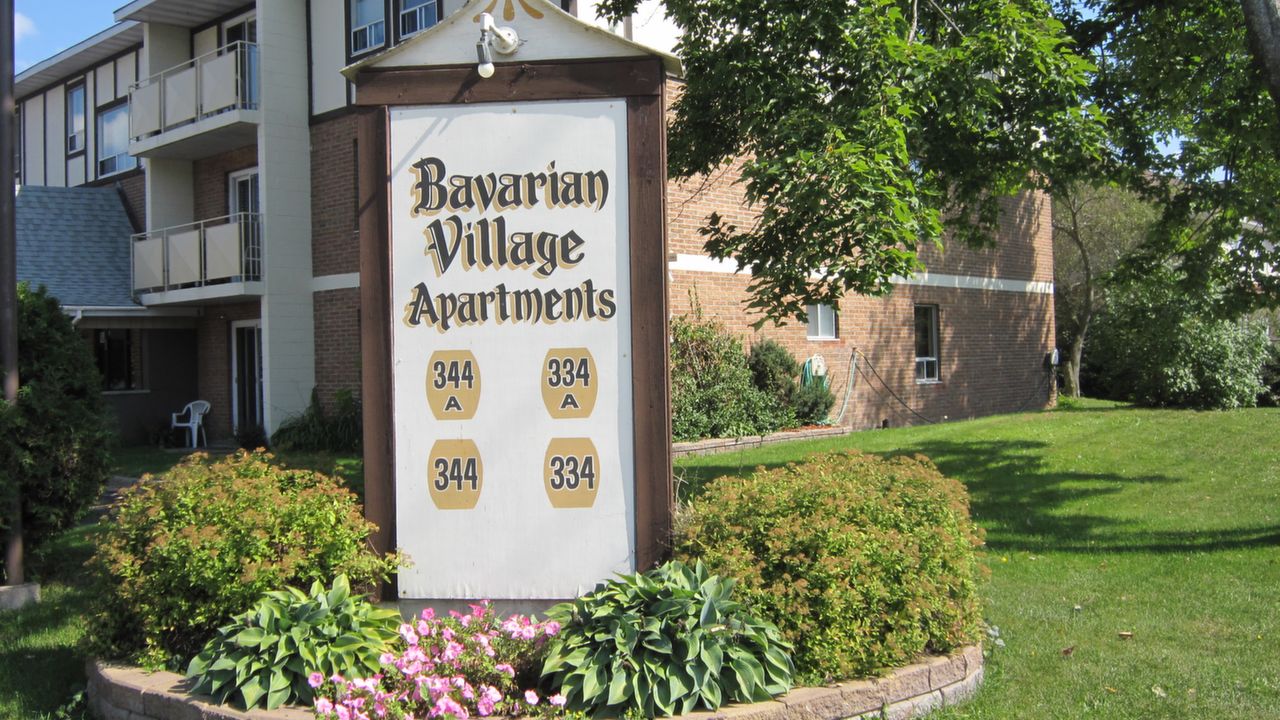 334, 334A, 344, and 344A Dacey Road, Sault Ste. Marie, ON, P6A 5J7 Scene 1