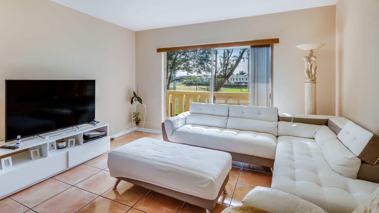 Villas-of-Miami-Lakes-F206-02
