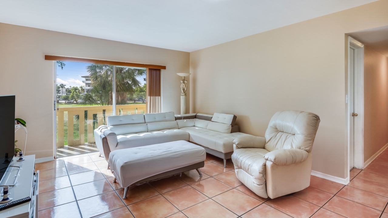 Villas-of-Miami-Lakes-F206-03