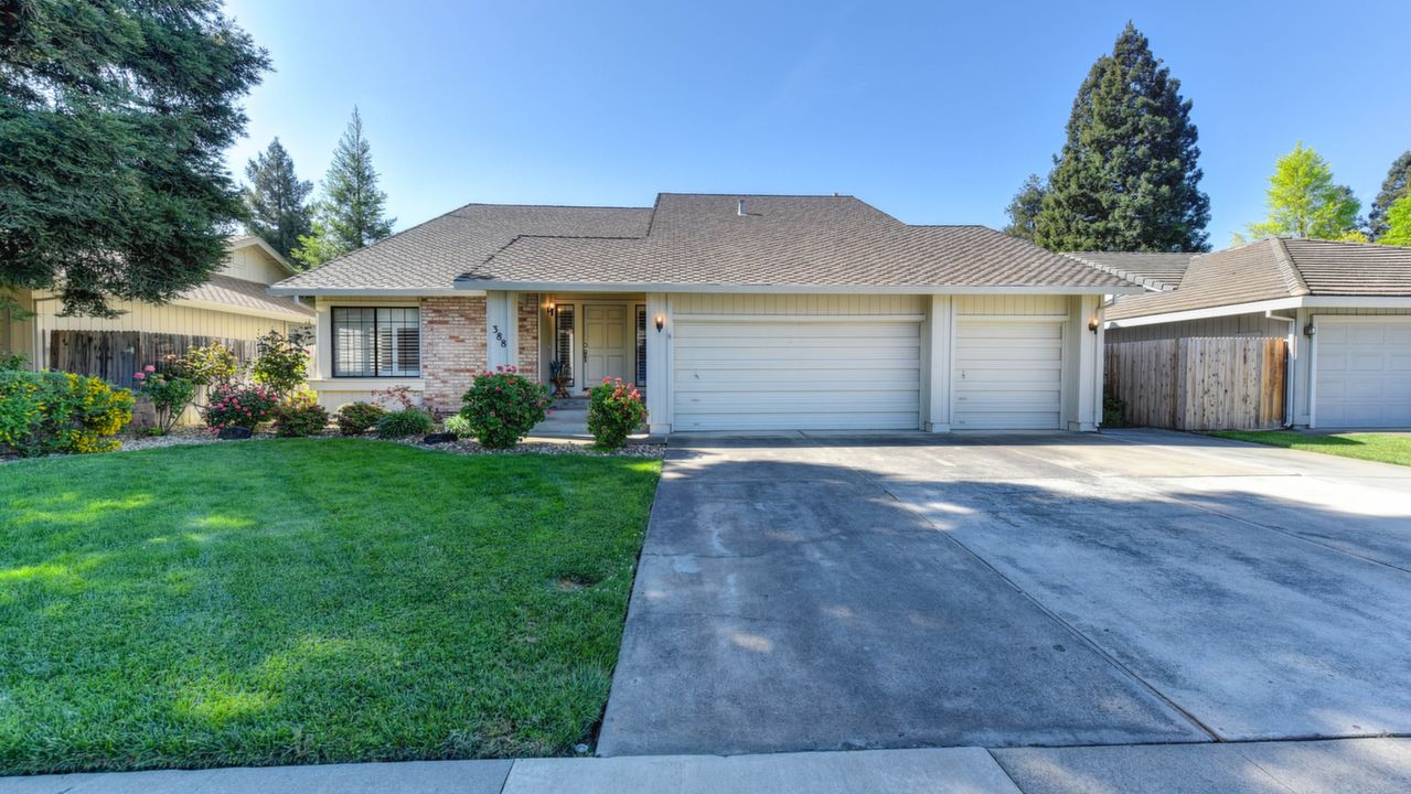 388 Camelia River Way, Sacramento, CA, 95831 Scene 1