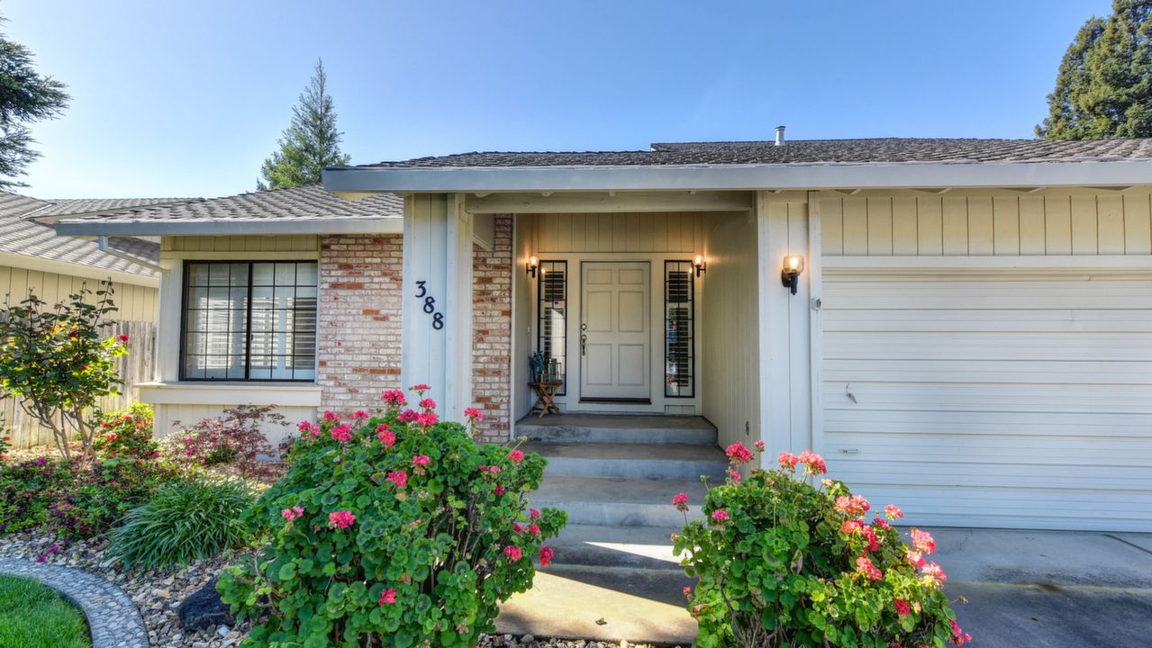 388 Camelia River Way, Sacramento, CA, 95831 Scene 4