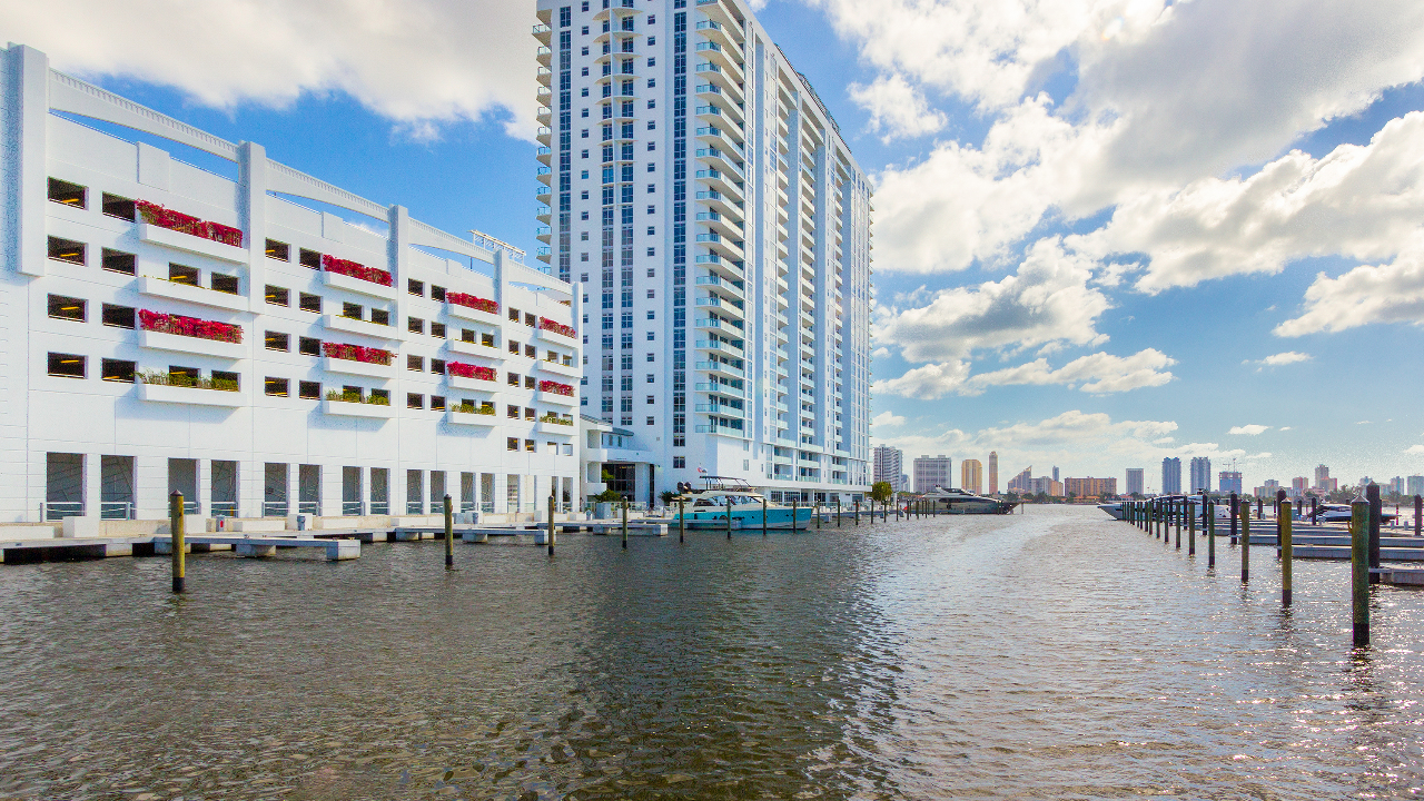 17301-Biscayne-Blvd-#411-01