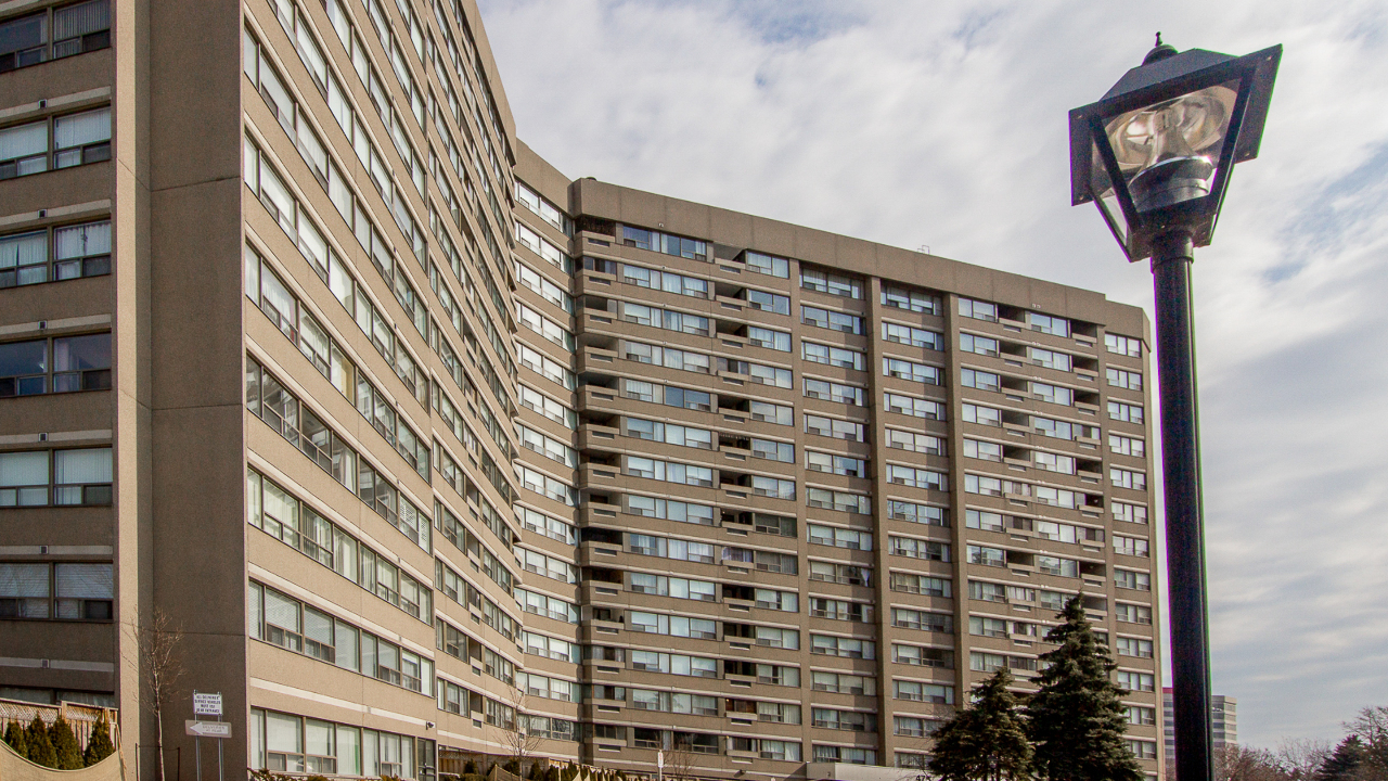 475 The West Mall, Etobicoke, ON, M9C 1E9 Scene 1