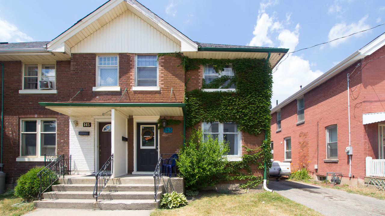 143 Superior St, Brantford, ON, N3S 2L3 Scene 1