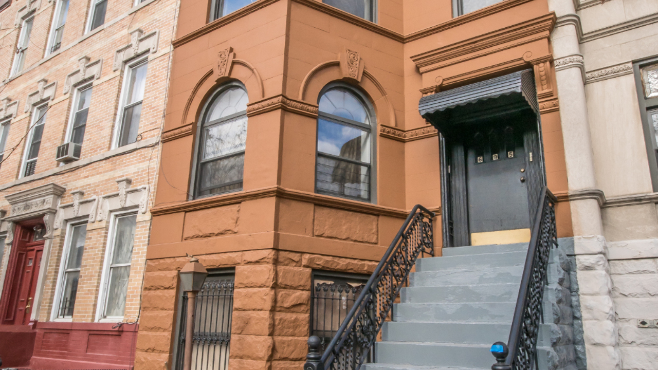 695 Halsey St, Brooklyn, NY, 11233 Scene 2