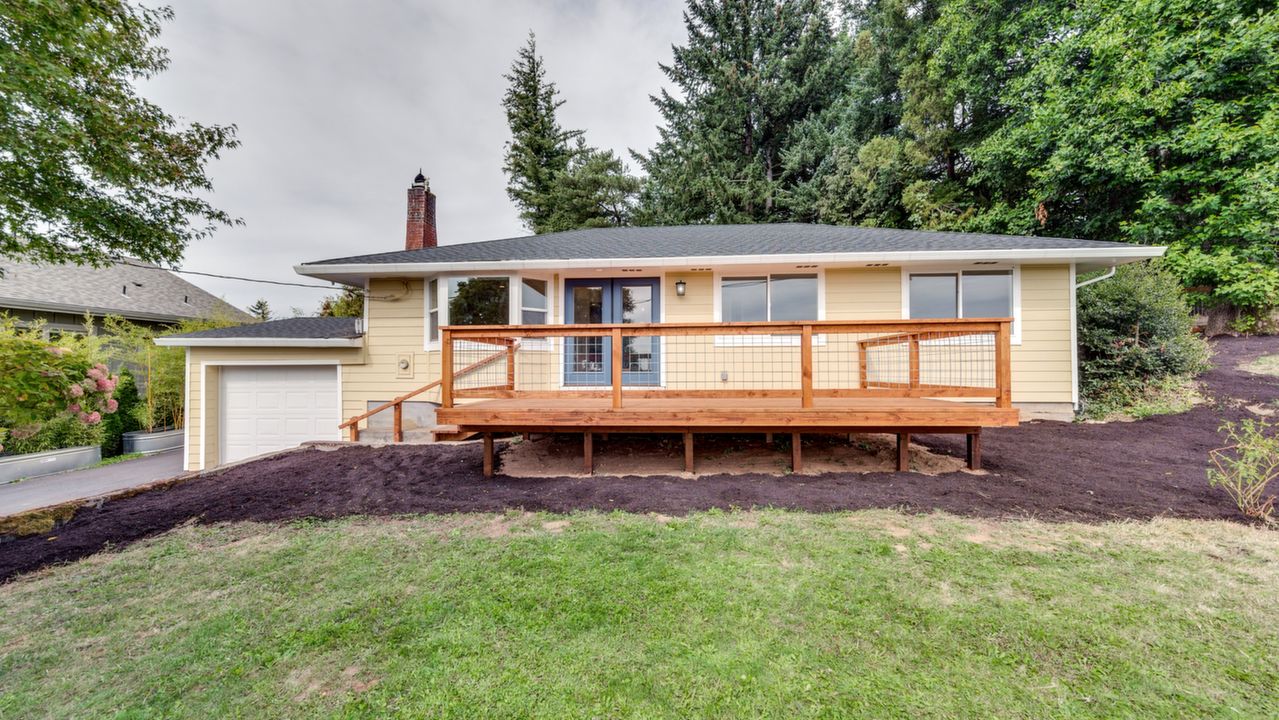 30225 NE Hurt Rd, Troutdale, OR, 97060 Scene 1