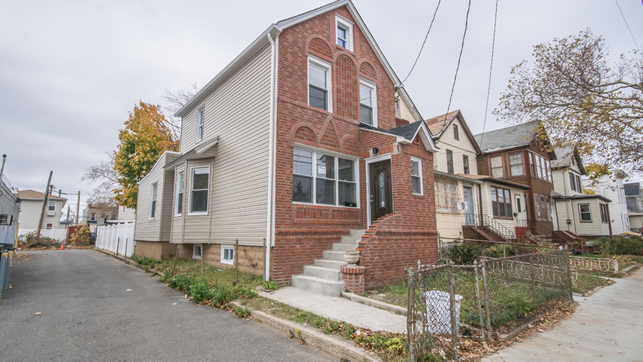 1568 Rockway Parkway, Brooklyn, NY, 11236 Scene 1