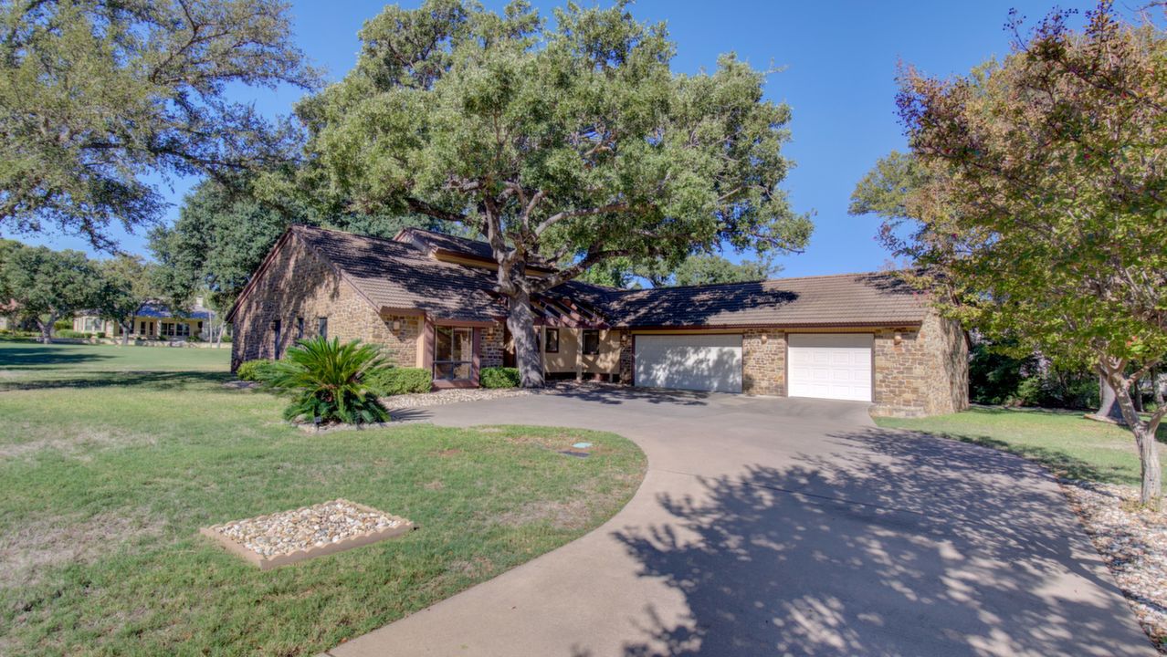 106 Western Spur, Horseshoe Bay, TX, 78657 Scene 1