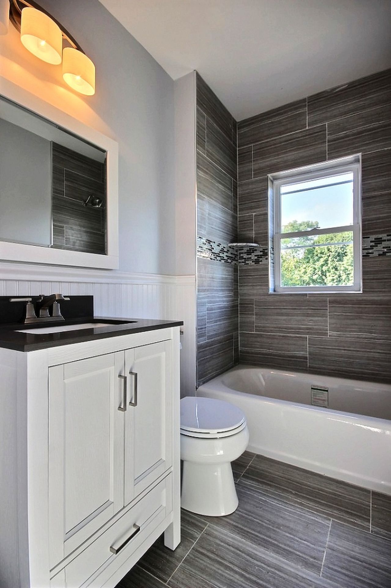 Second Floor Full Bathroom