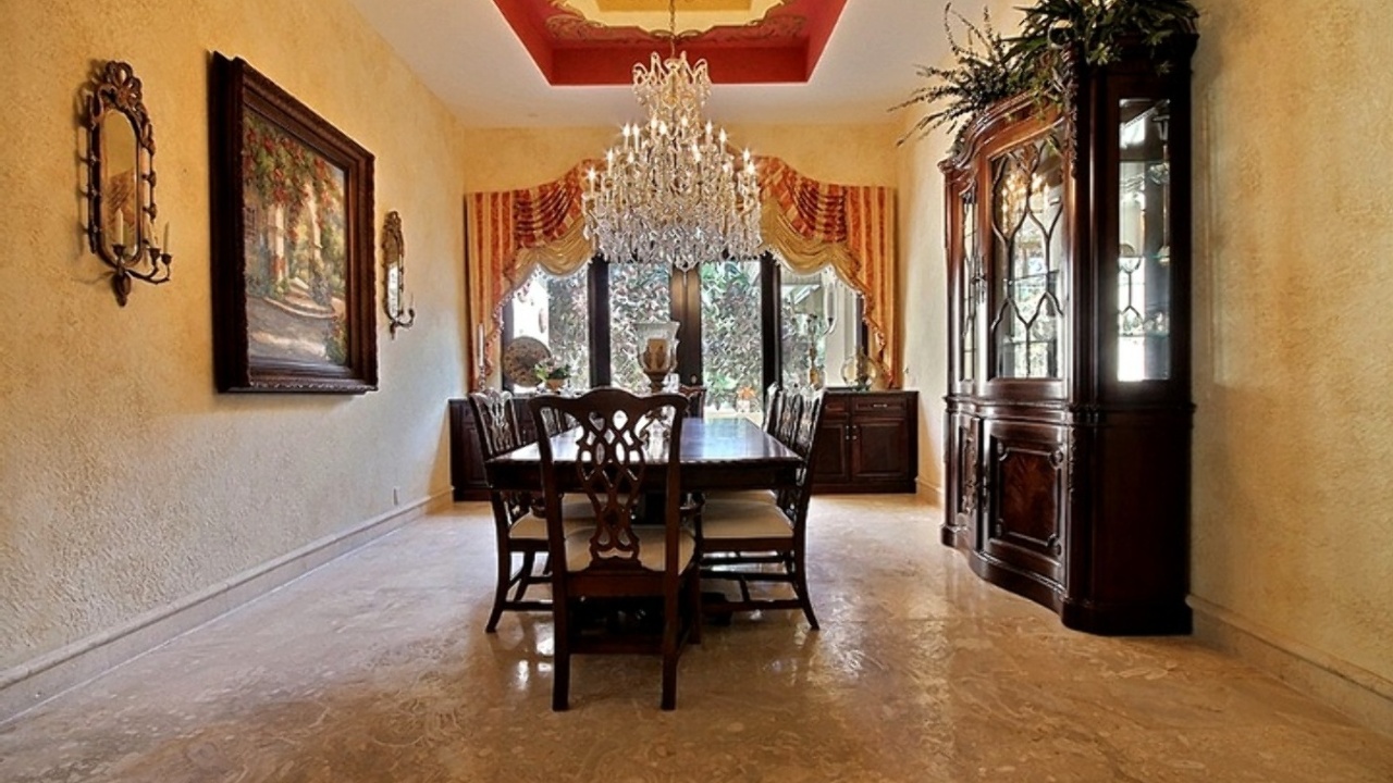 Formal dinning Room