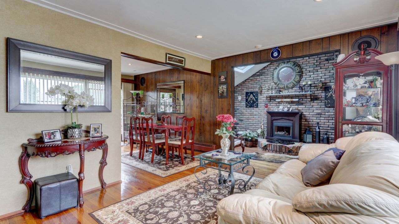 56 Drakeford Ave, North Babylon, NY, 11703 Scene 3