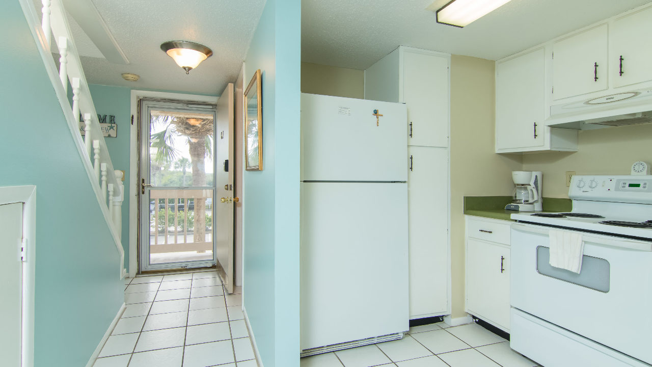 Cheerful Beachy Decor