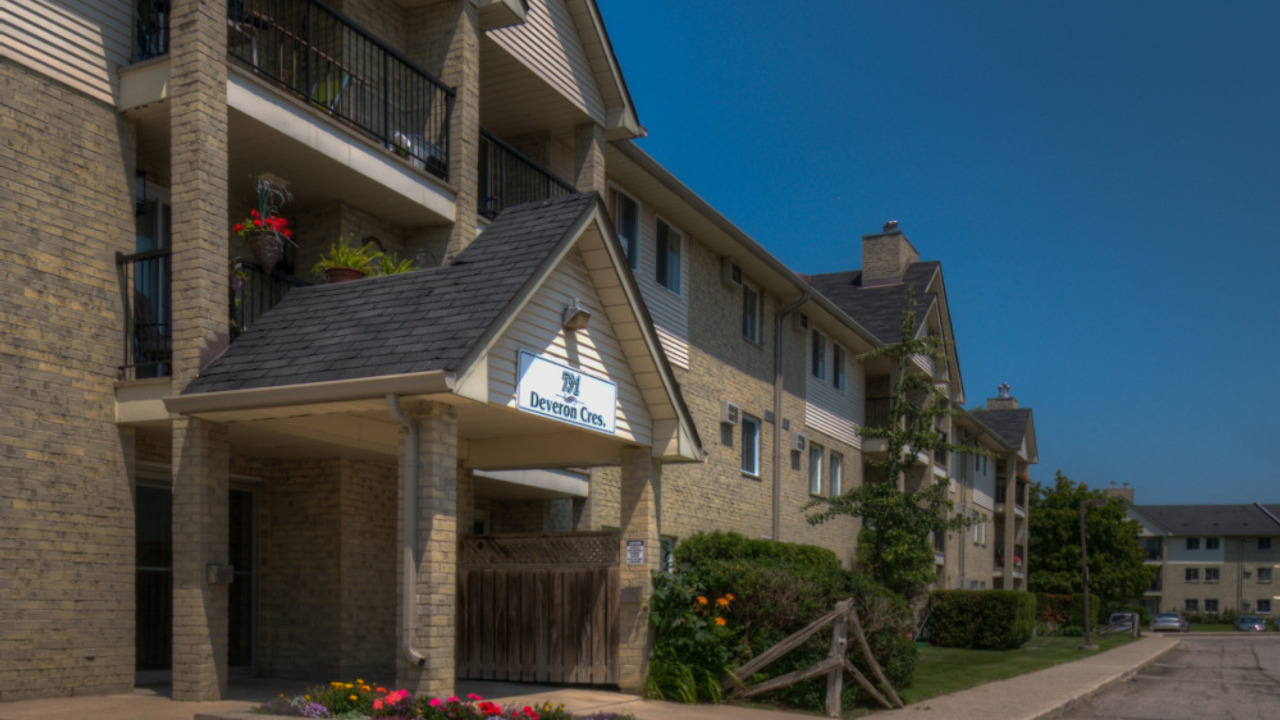 210-731 Deveron Crescent, London, ON, N5Z 4X6 Scene 1