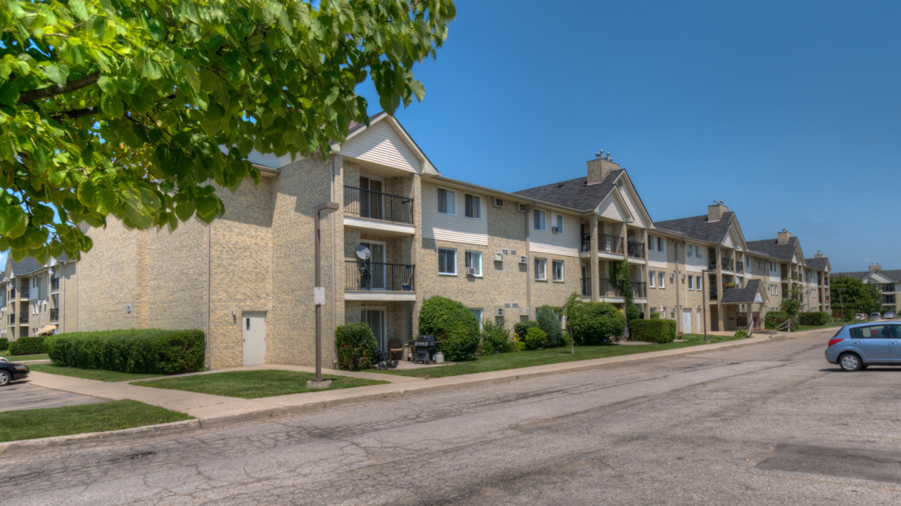 210-731 Deveron Crescent, London, ON, N5Z 4X6 Scene 2