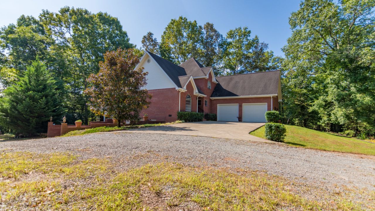 65 Toccoa River Forest, Mineral Bluff, GA, 30559 Scene 3