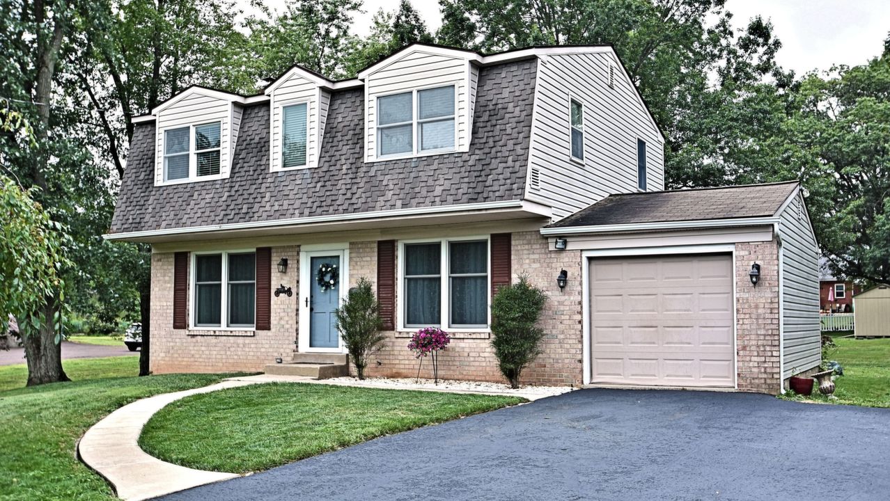 230 S 2nd St, Quakertown, PA, 18951 Scene 1