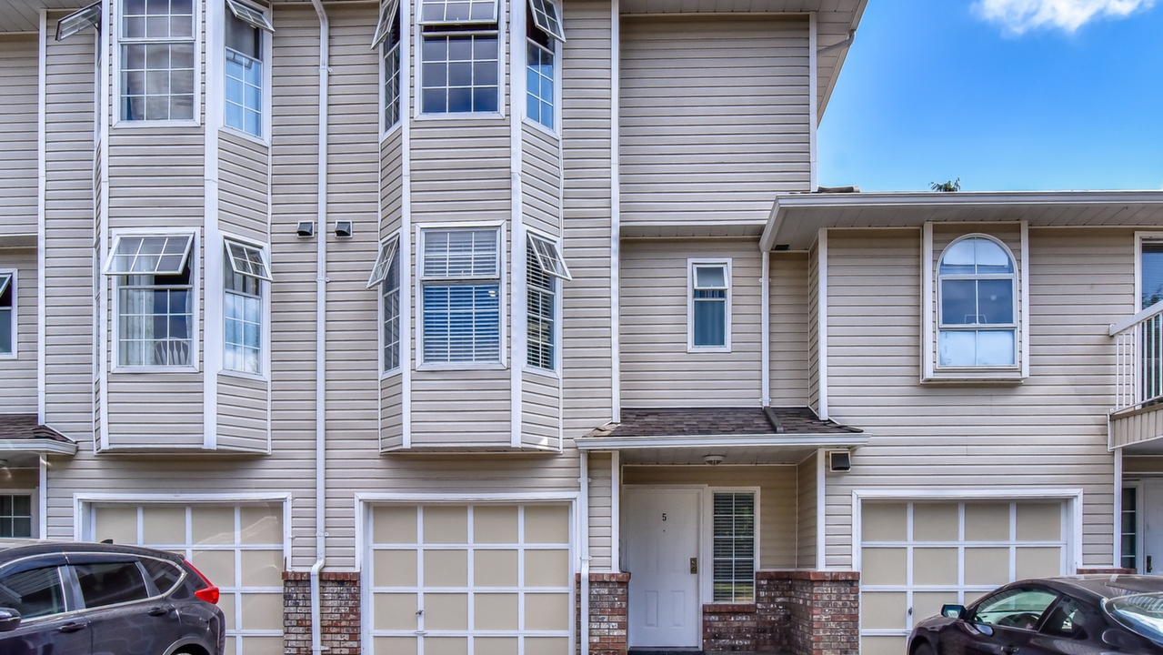 #5-13942 72 Ave., Surrey, BC, V3W 0J8 Scene 1