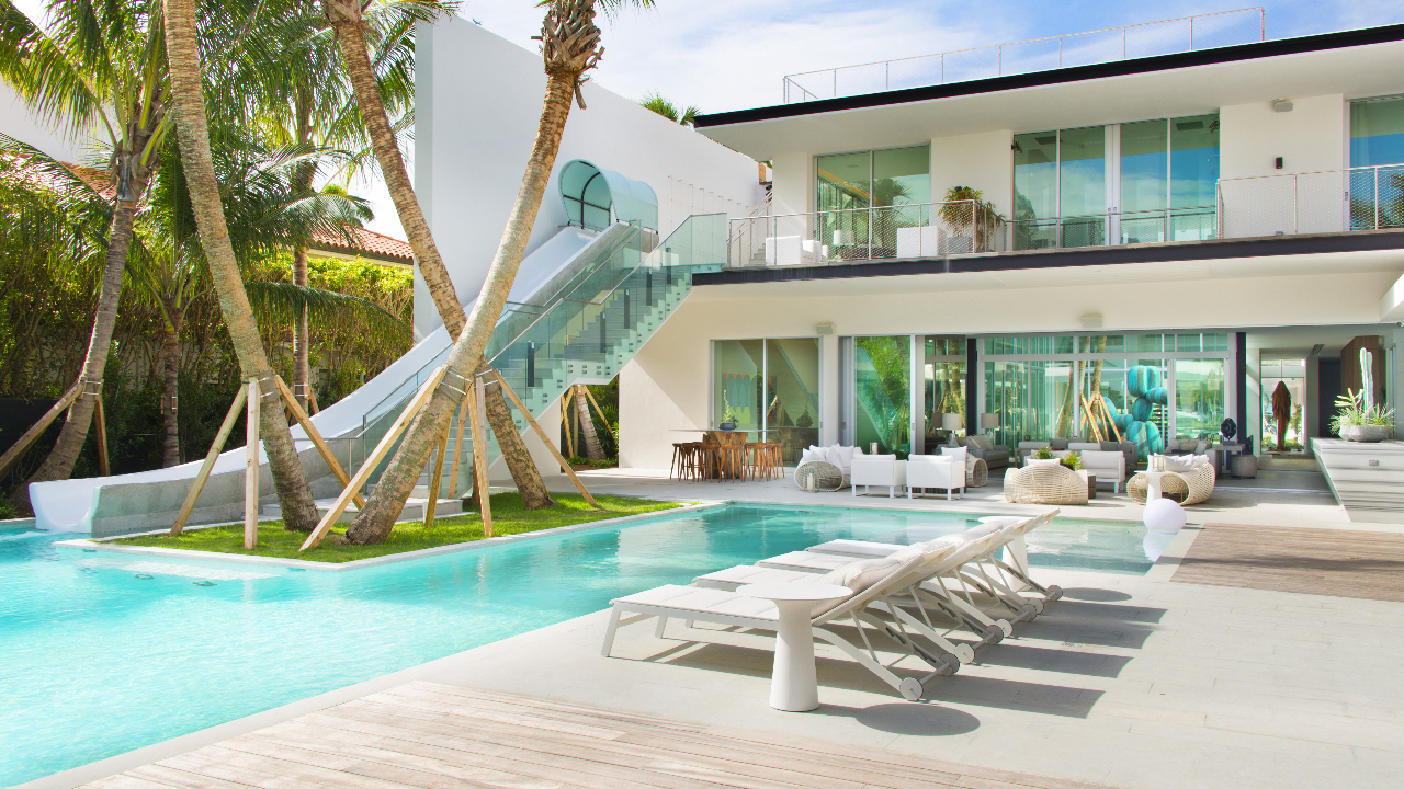 4555 Pine Tree Dr-01