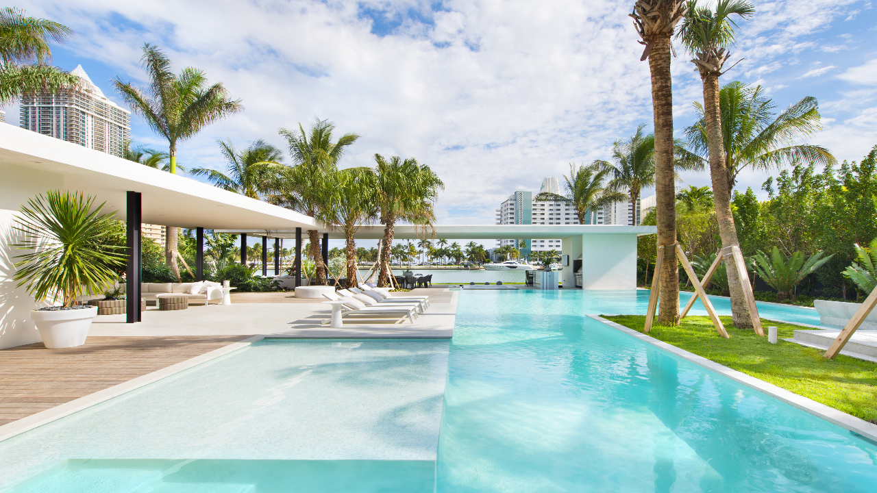 4555 Pine Tree Dr-02