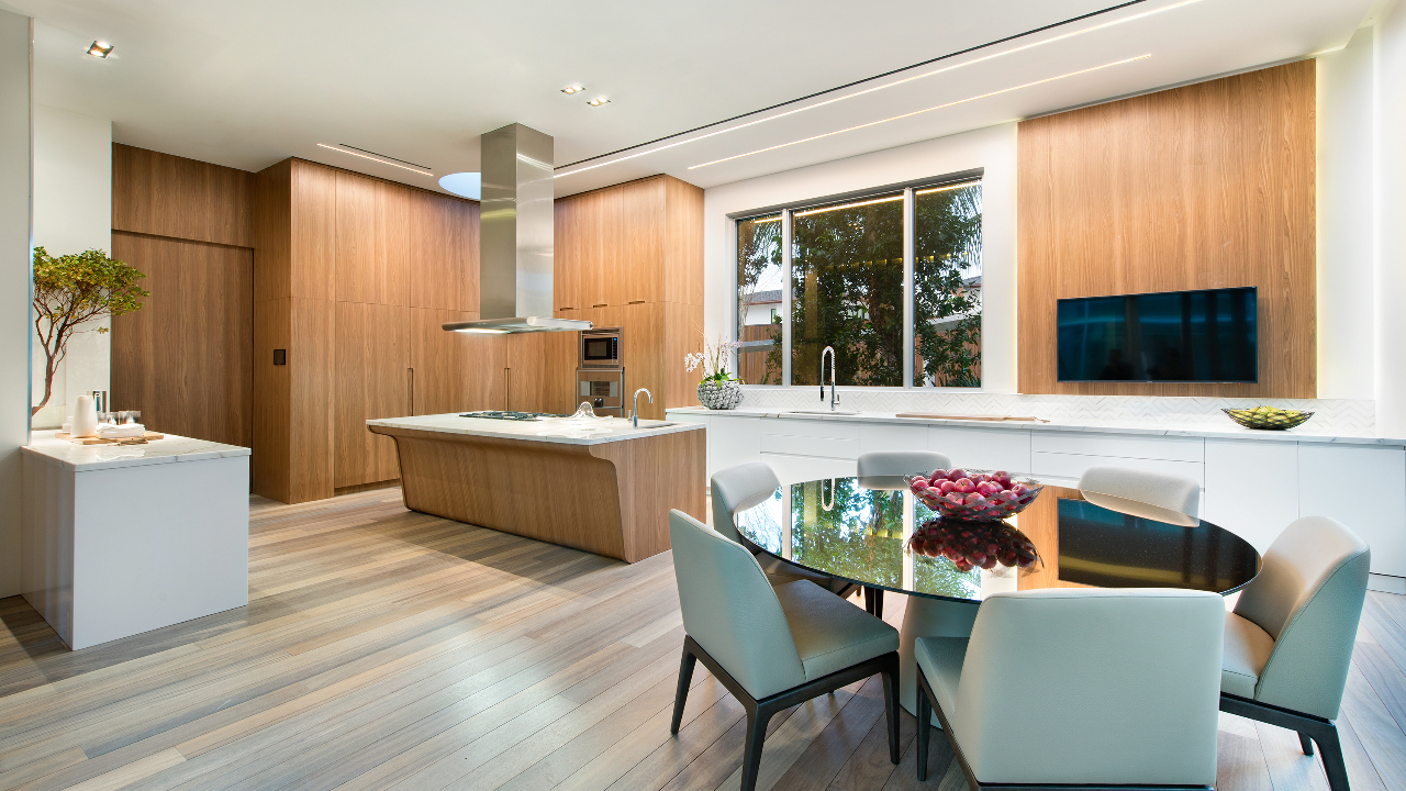 4555 Pine Tree Dr-15