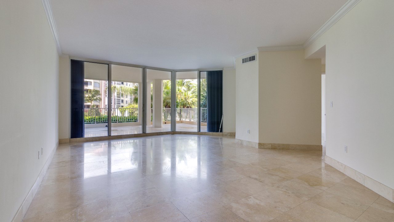 Resort-Villa-One-#205-01