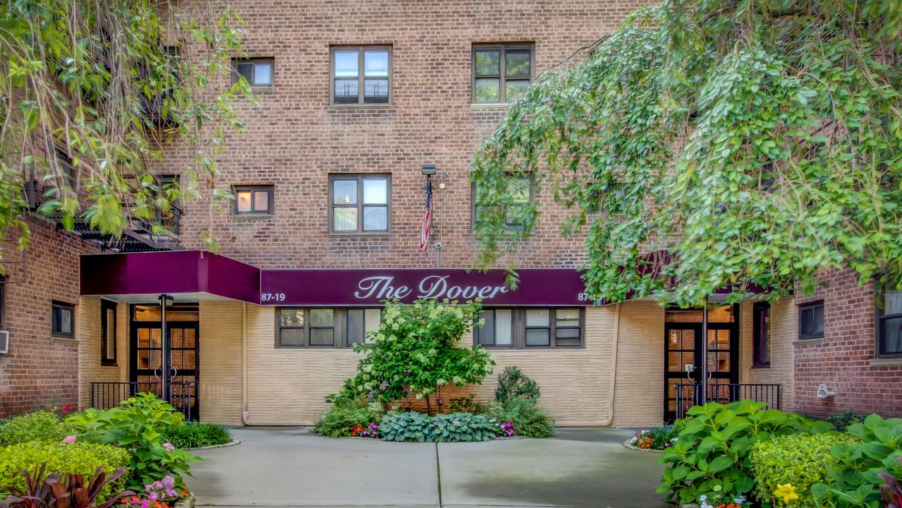 87-19 204th St, Hollis, NY, 11423 Scene 1