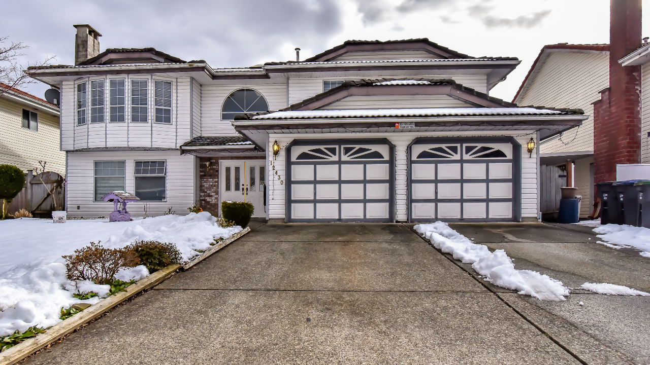 12430 69A Ave., Surrey, BC, V3W 0L8 Scene 1