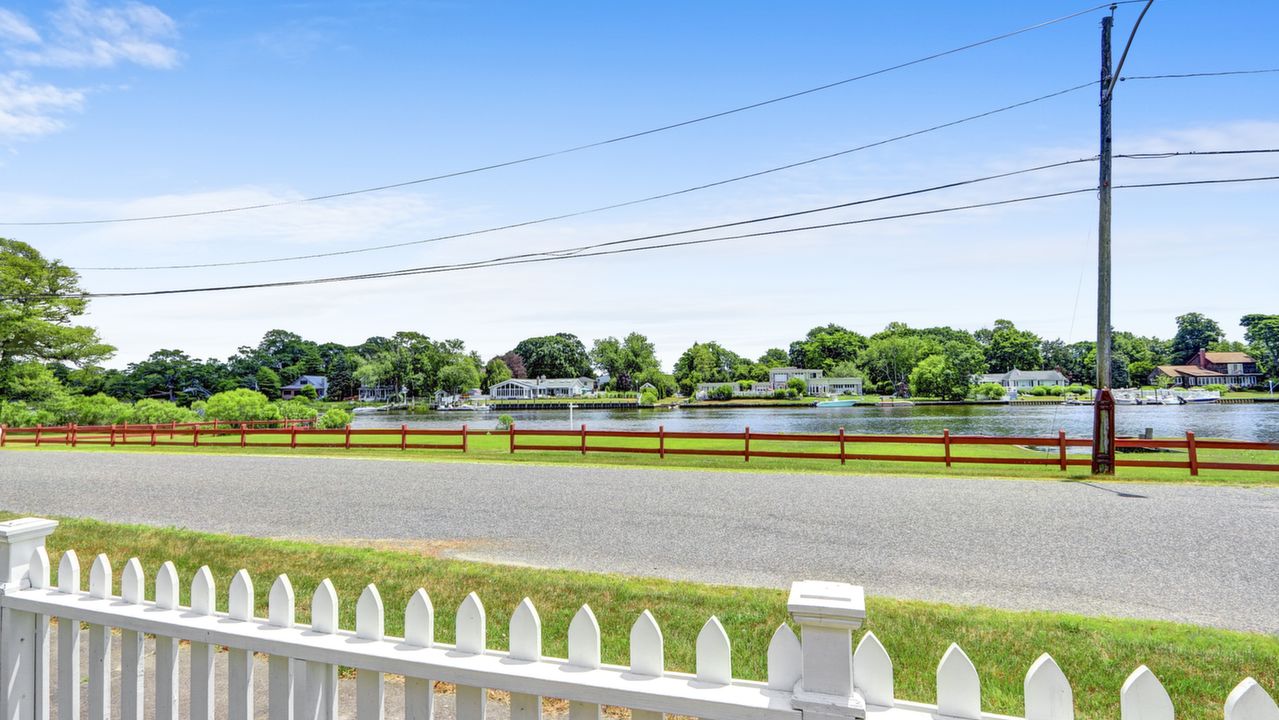 96 Lake Ave, Center Moriches, NY, 11934 Scene 2