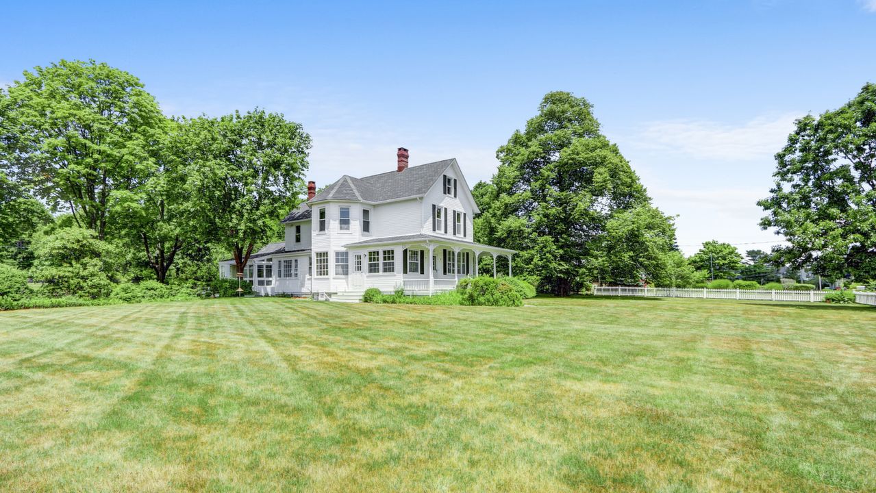 96 Lake Ave, Center Moriches, NY, 11934 Scene 3