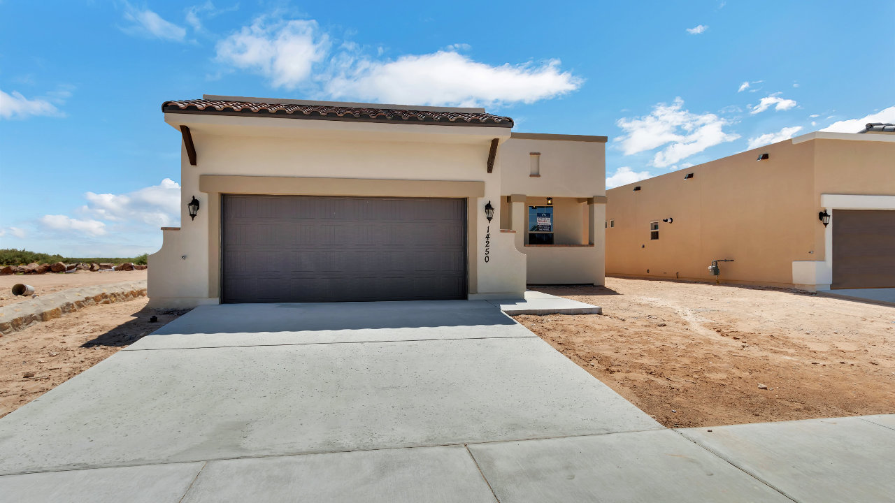 14250 Peyton Edwards, El Paso, TX, 79938 Scene 2