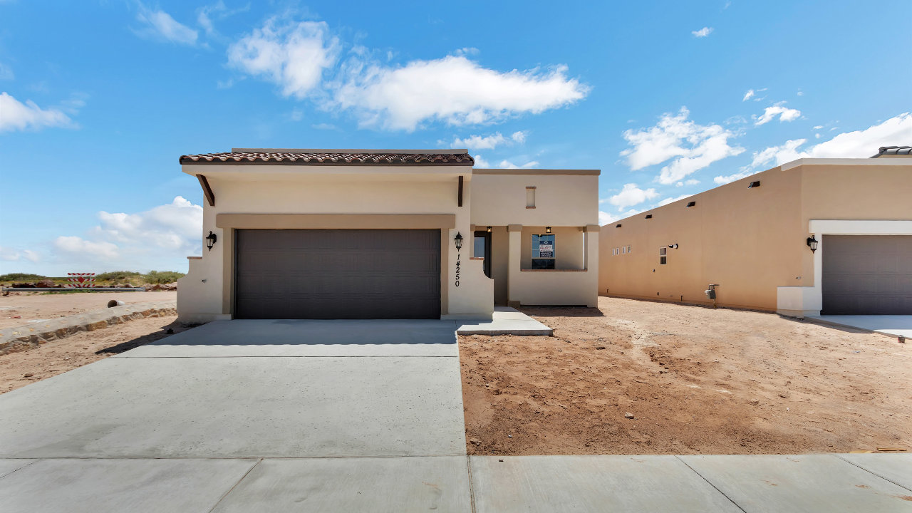 14250 Peyton Edwards, El Paso, TX, 79938 Scene 1