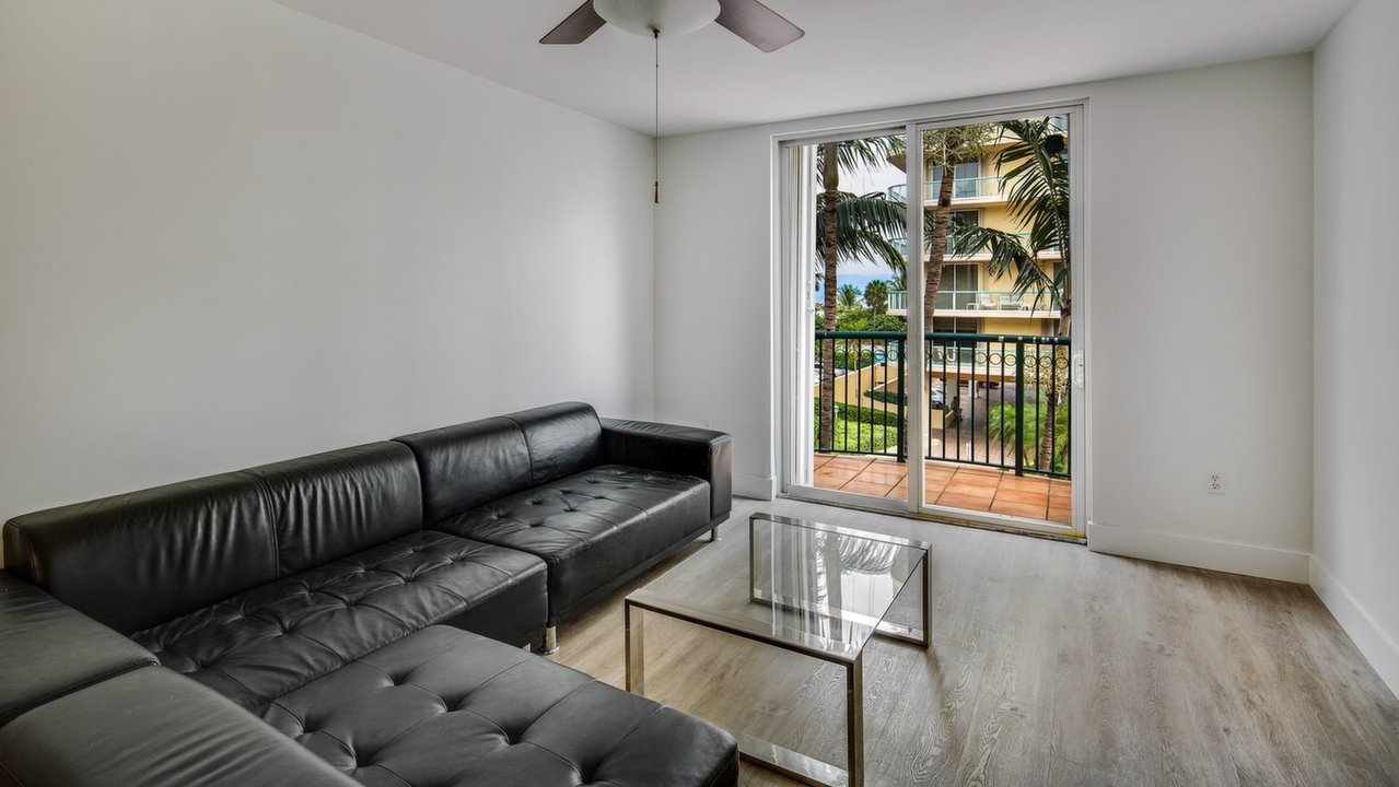 Surfside-Palms-#315-01