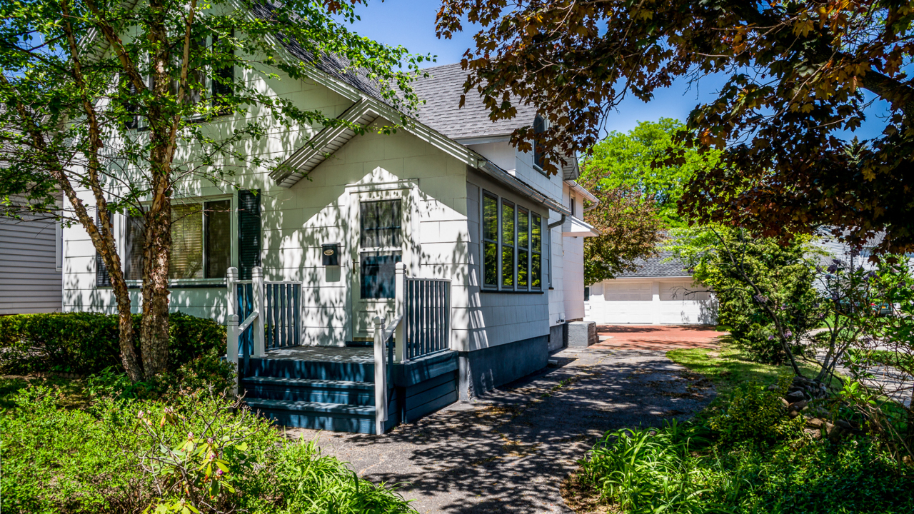 Victorian Era Farmhouse Style