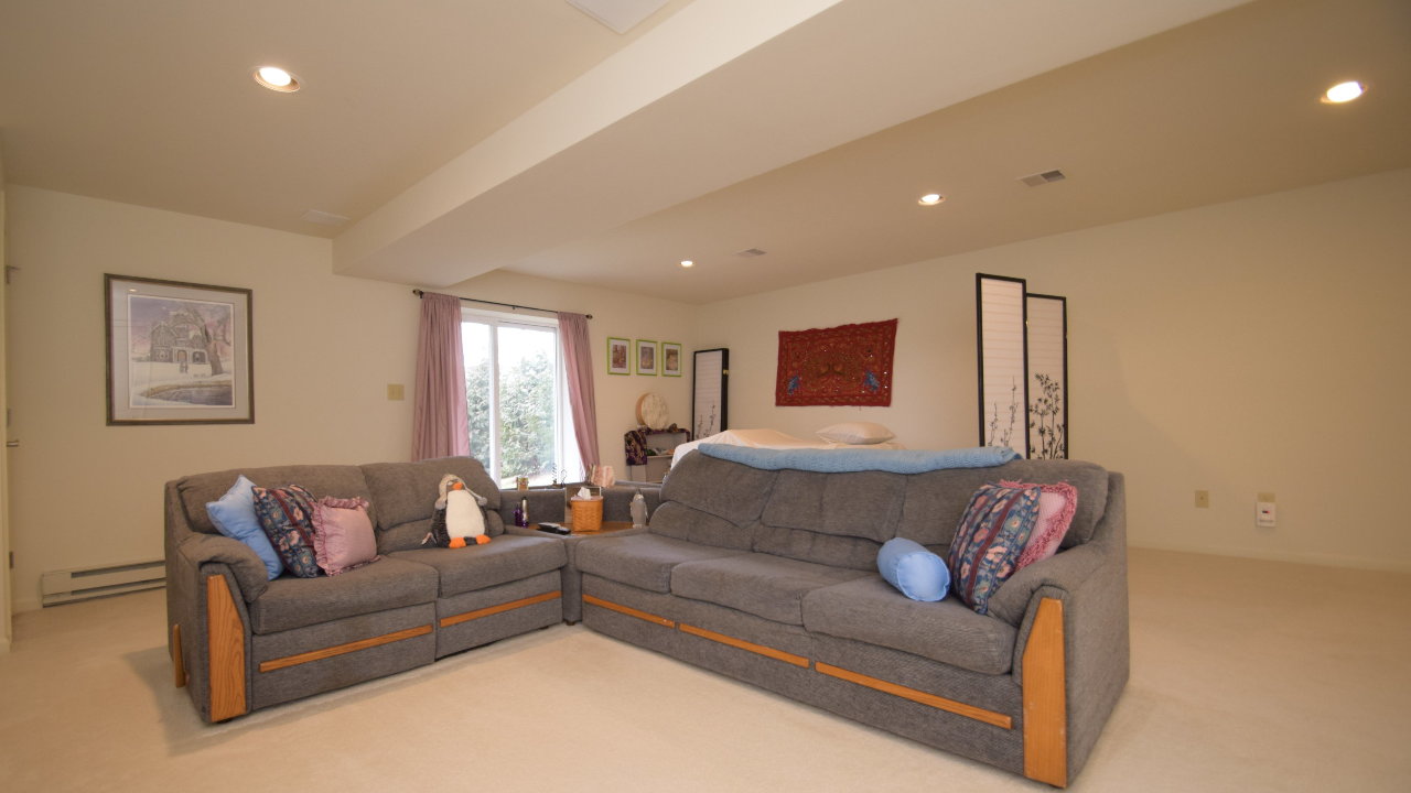 127 Stone Hill Dr, Pottstown, PA, 19464 Scene 4