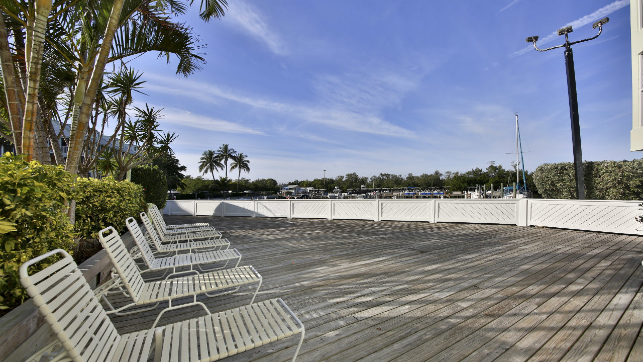 Community Sun Deck