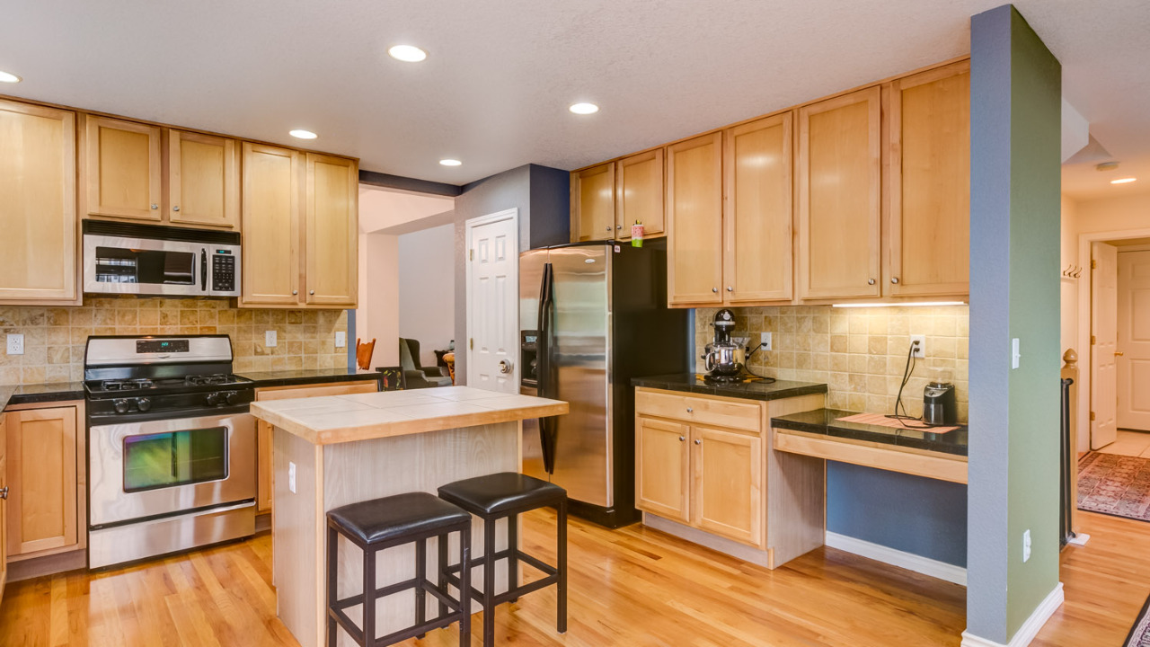 Kitchen with Granite