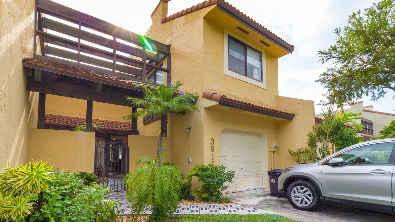 3915-Adra-Ave-01