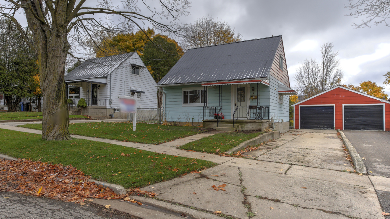 8 Chase Avenue, Guelph, ON, N1H2N2 Scene 1