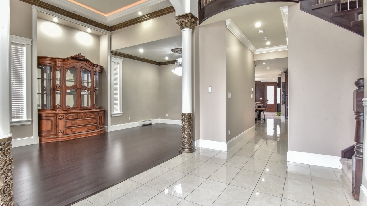 15543 96 ave, Surrey, BC, V3R 1G6 Scene 3