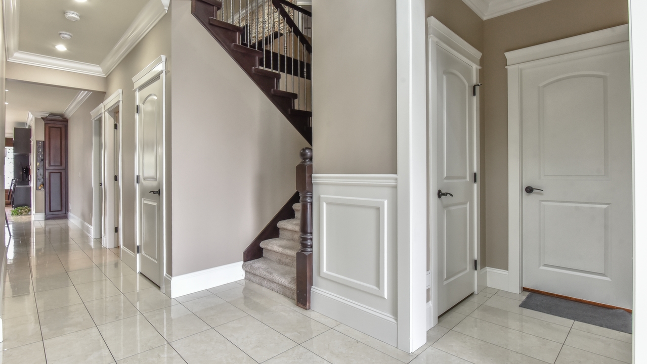 15543 96 ave, Surrey, BC, V3R 1G6 Scene 4