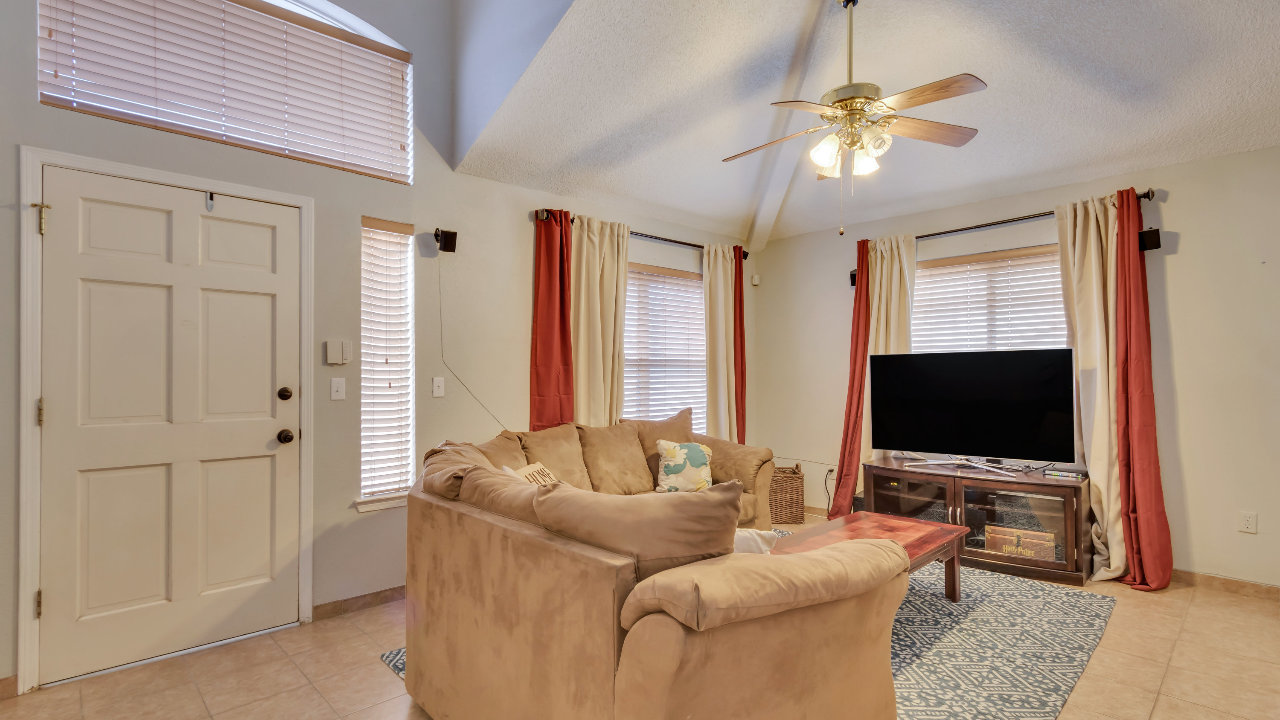 452 Roslyn Dr, Horizon City, TX, 79928 Scene 4