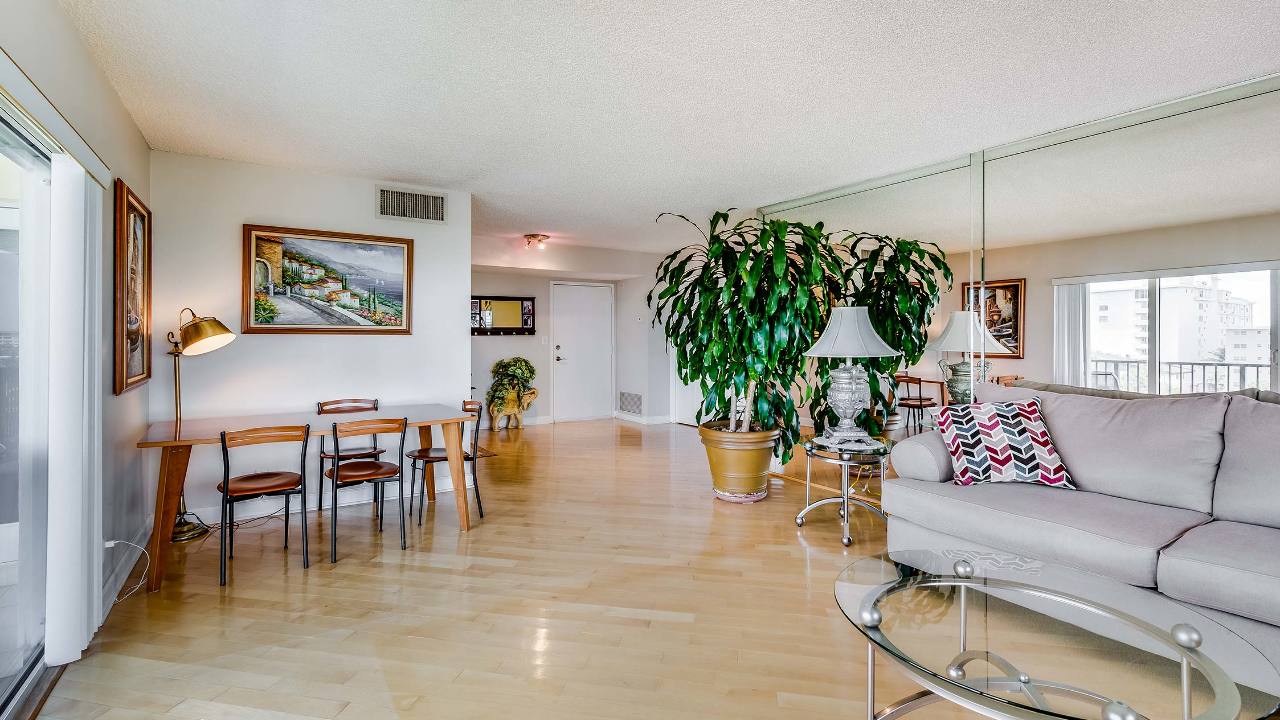 Aristocrat-Condo-#604-08