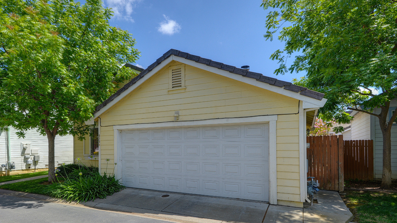 9294 Laguna Pointe Way, Elk Grove, CA, 95758 Scene 2