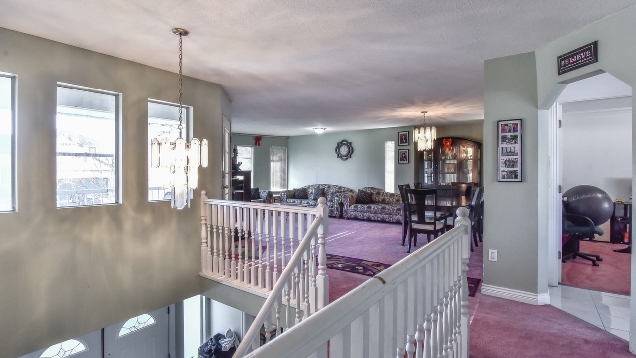 9055 137A St., Surrey, BC, V3V 7N6 Scene 2