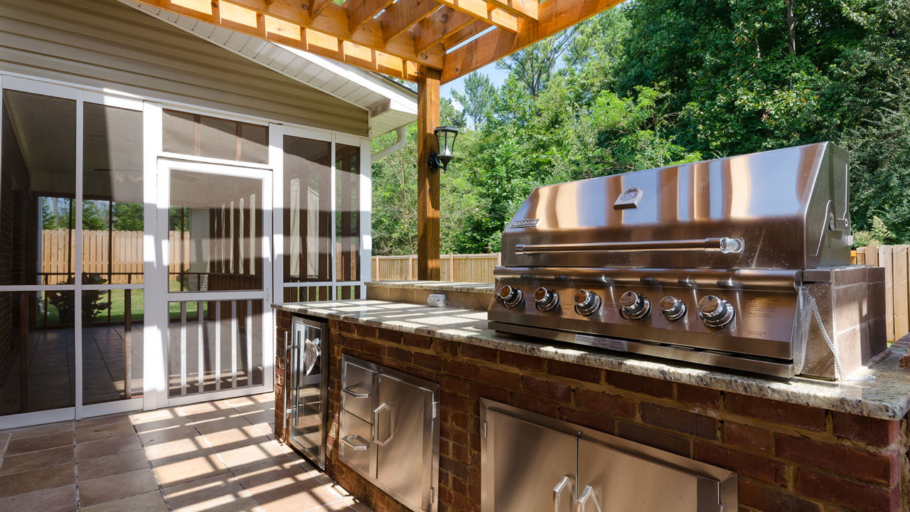 Outdoor Kitchen 3